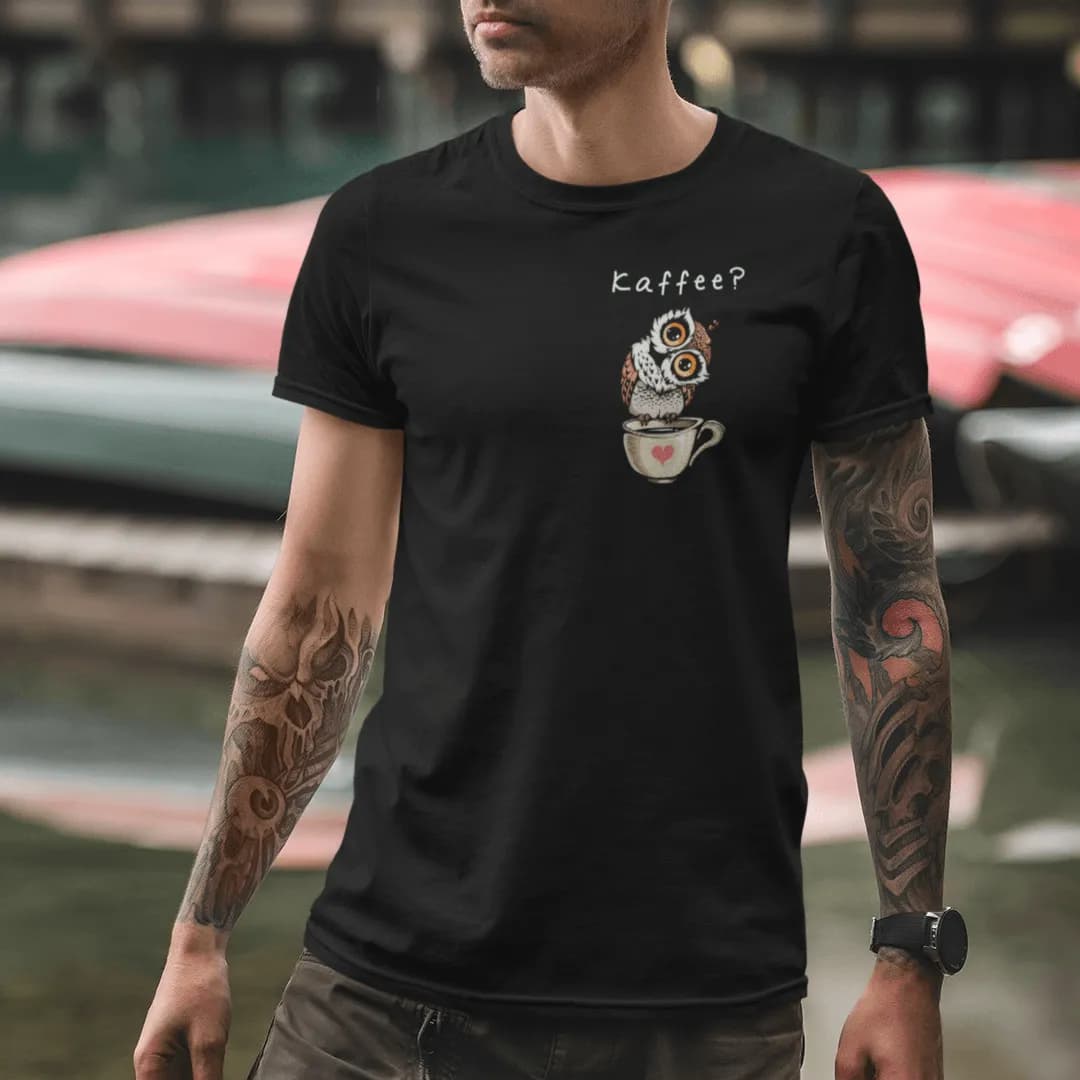 Eule auf Tasse Kaffee? - Herren Premium Bio Shirt